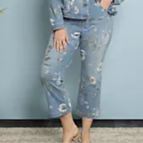 nicole by Nicole Miller Cropped Dream Jean Floral Print Light Denim Size 2 - Picture 2 of 6